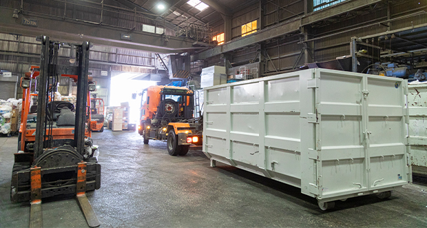 アームロール車