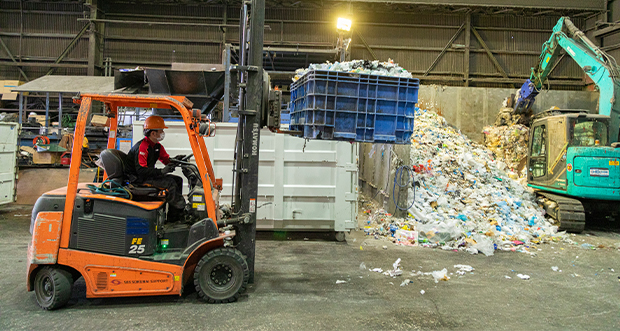 アームロール車